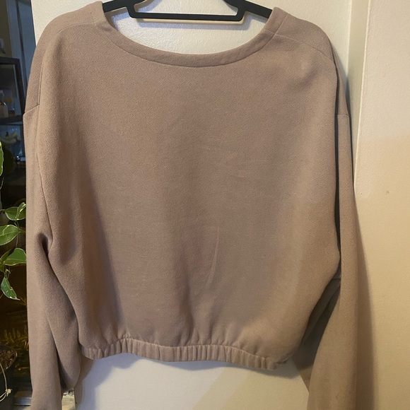 Urban Outfitters sweater (large) - Picture 2 of 6
